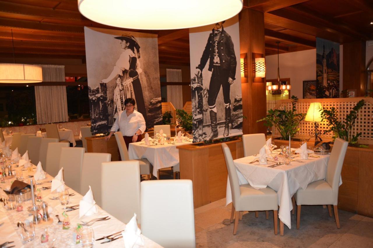 Hotel Zum Turm กัสเตลรอตโต ภายนอก รูปภาพ